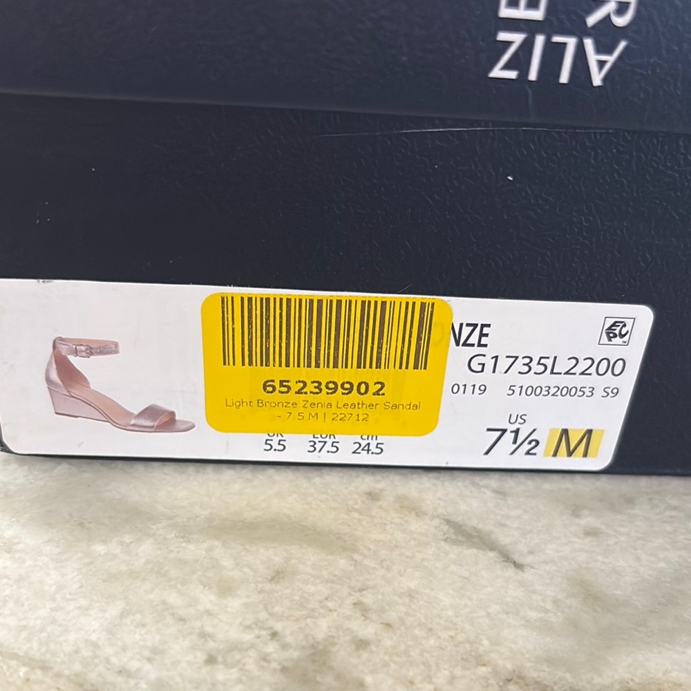 Naturalizer Women's Tan Heeled Sandals